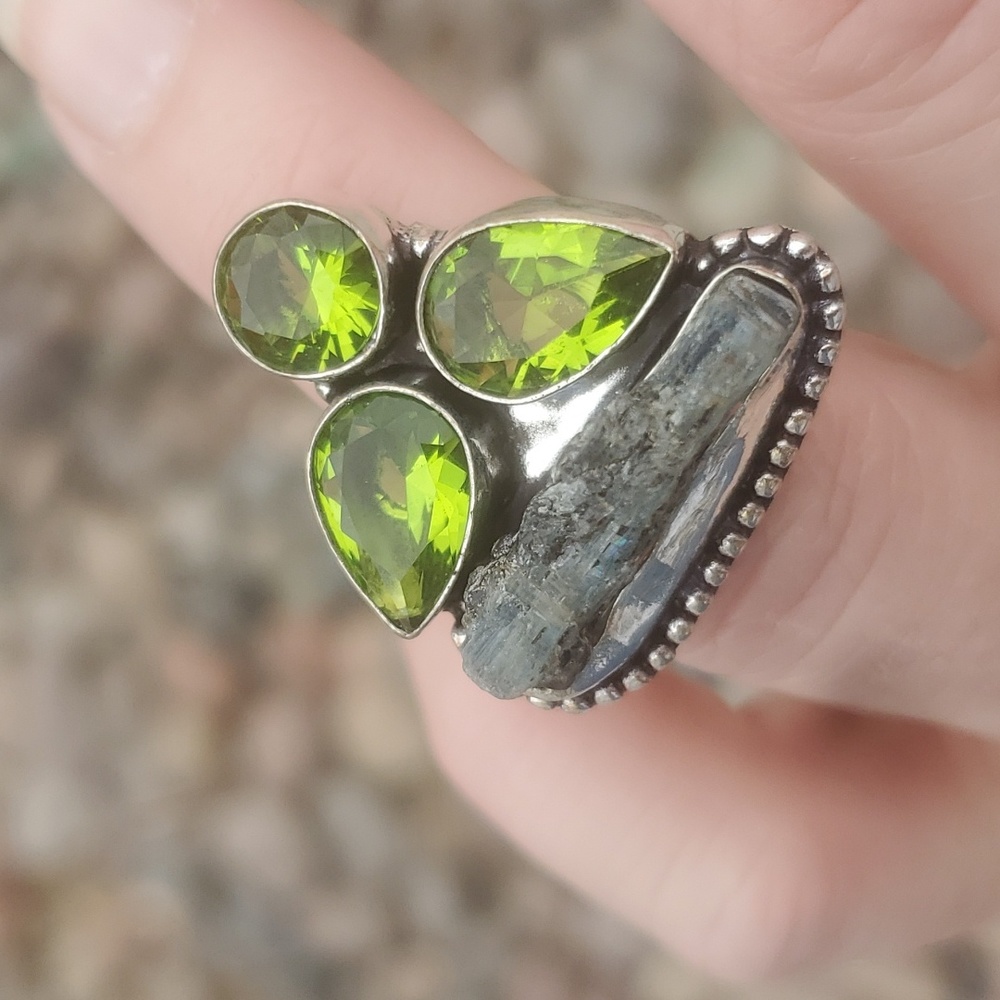 New Rough Kyanite & Peridot 925 Silver Statement Ring.